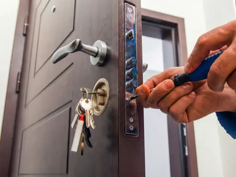 Porta blindada em Duque de Caxias – instalação e manutenção